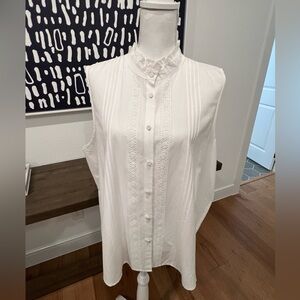 EUC Ann Taylor Women’s Sleeveless Placket Blouse - XXL - White